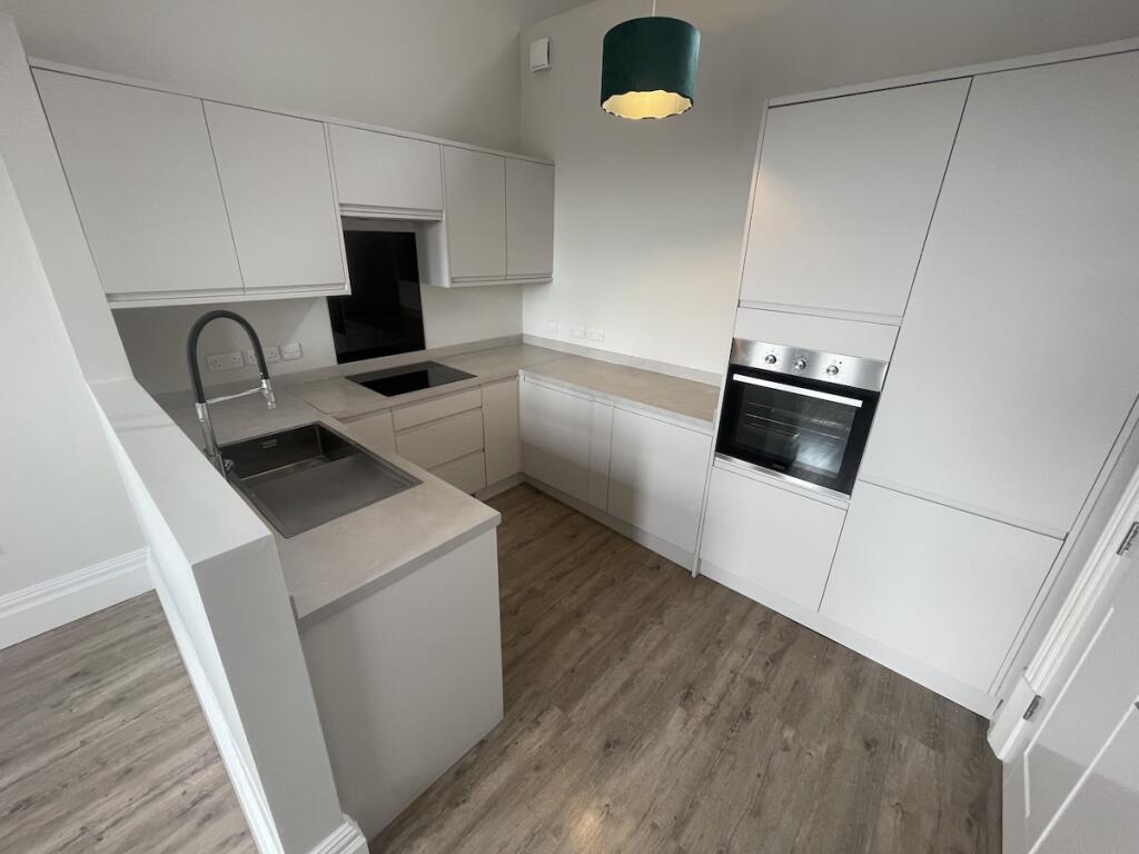 2 bed Apartment for rent in Stourbridge. From Ian Perks Estate Agents - Stourbridge