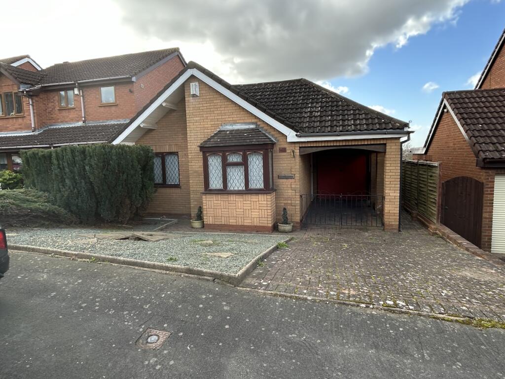 2 bed Detached bungalow for rent in Halesowen. From Ian Perks Estate Agents - Stourbridge