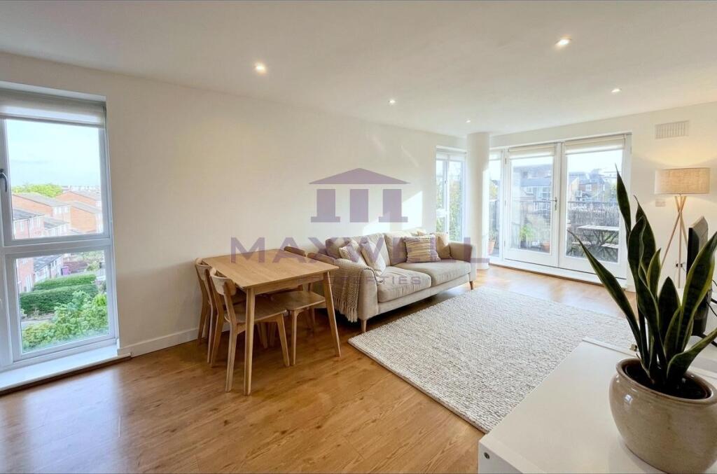 1 bed 1st Floor Flat for rent in Bow. From Maxwell Property - London