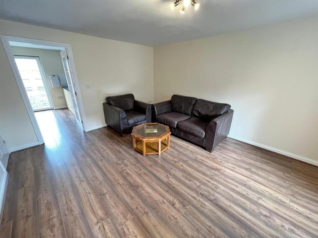 3 bed Mid Terraced House for rent in Woolwich. From Maxwell Property - London