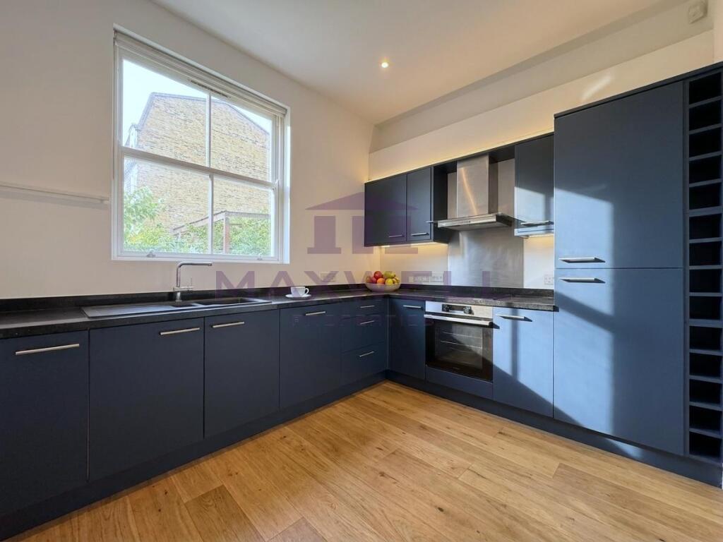 2 bed 1st Floor Flat for rent in Stepney. From Maxwell Property - London