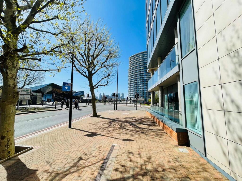 2 bed 1st Floor Flat for rent in Poplar. From Maxwell Property - London 2 bed 1st Floor Flat for rent in Poplar. From Maxwell Property - London
