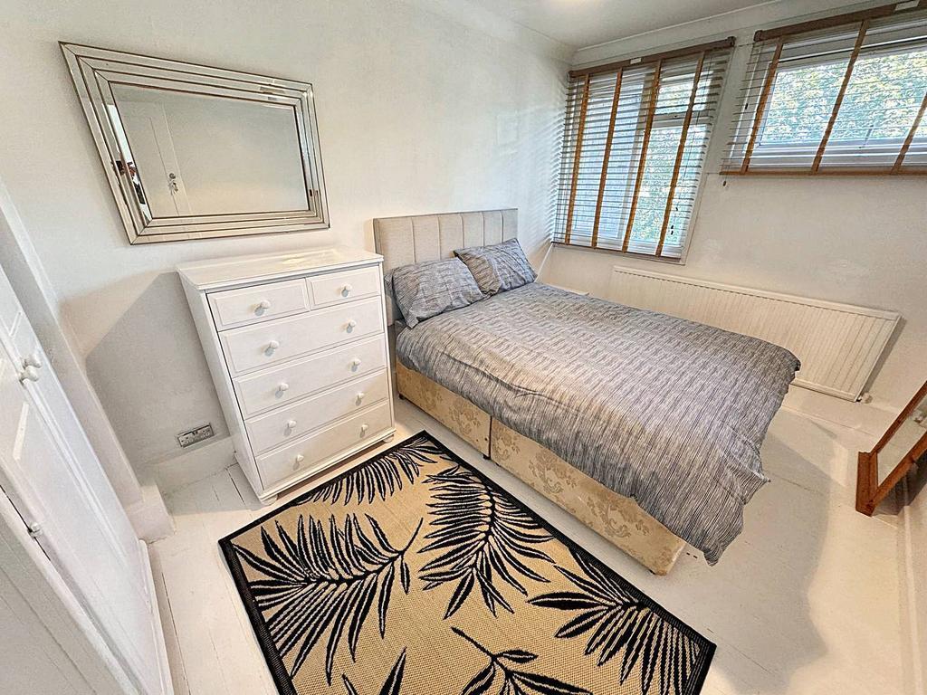 3 bed House Share for rent in Bethnal Green. From Maxwell Property - London 3 bed House Share for rent in Bethnal Green. From Maxwell Property - London