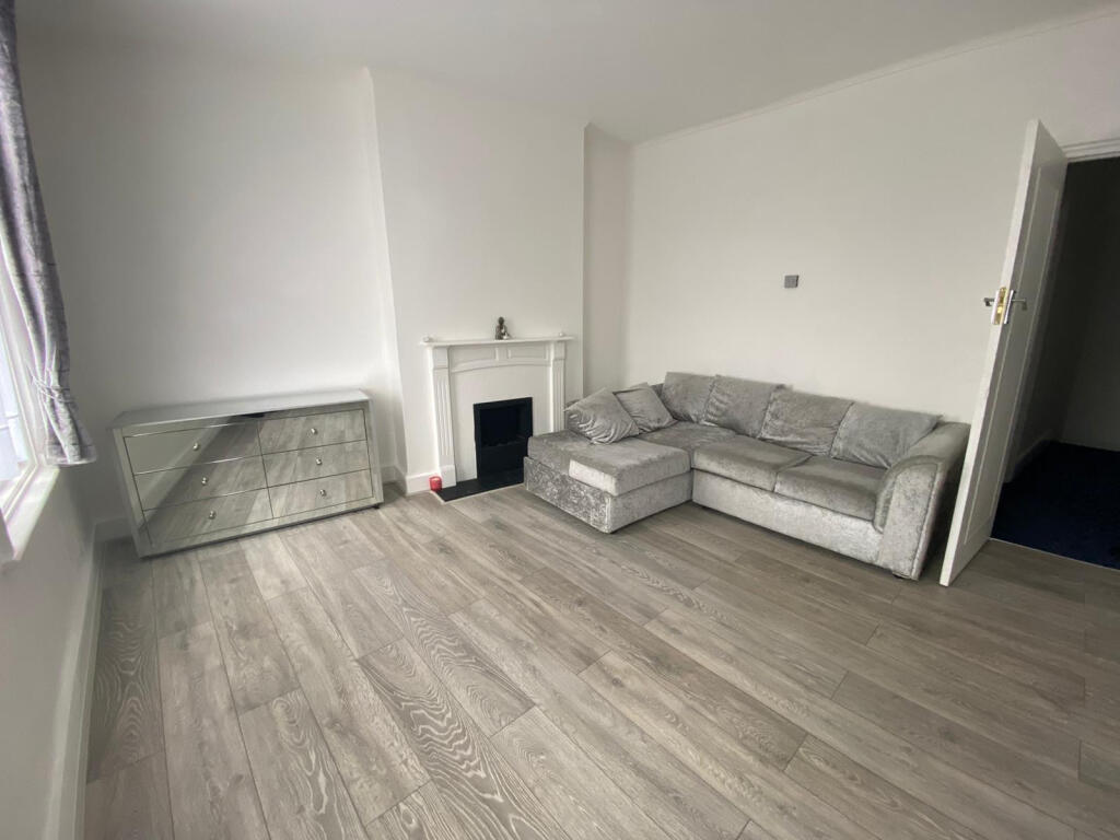 1 bed 1st Floor Flat for rent in Ilford. From Maxwells Estates