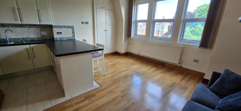 1 bed 1st Floor Flat for rent in London. From Maxwells Estates