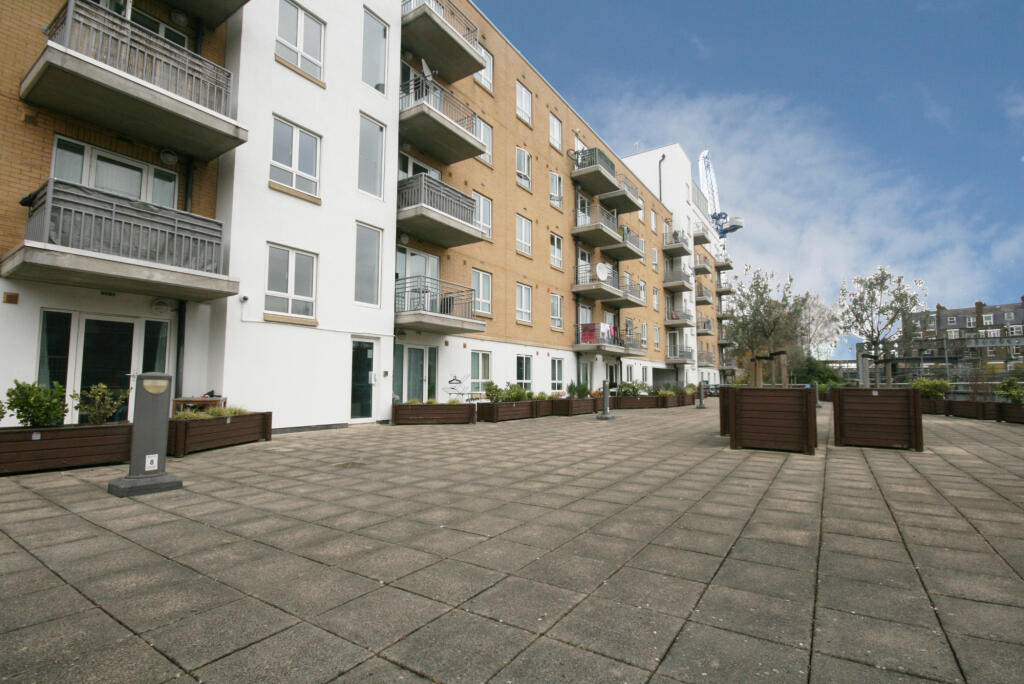 2 bed 1st Floor Flat for rent in Stratford. From Maxwells Estates
