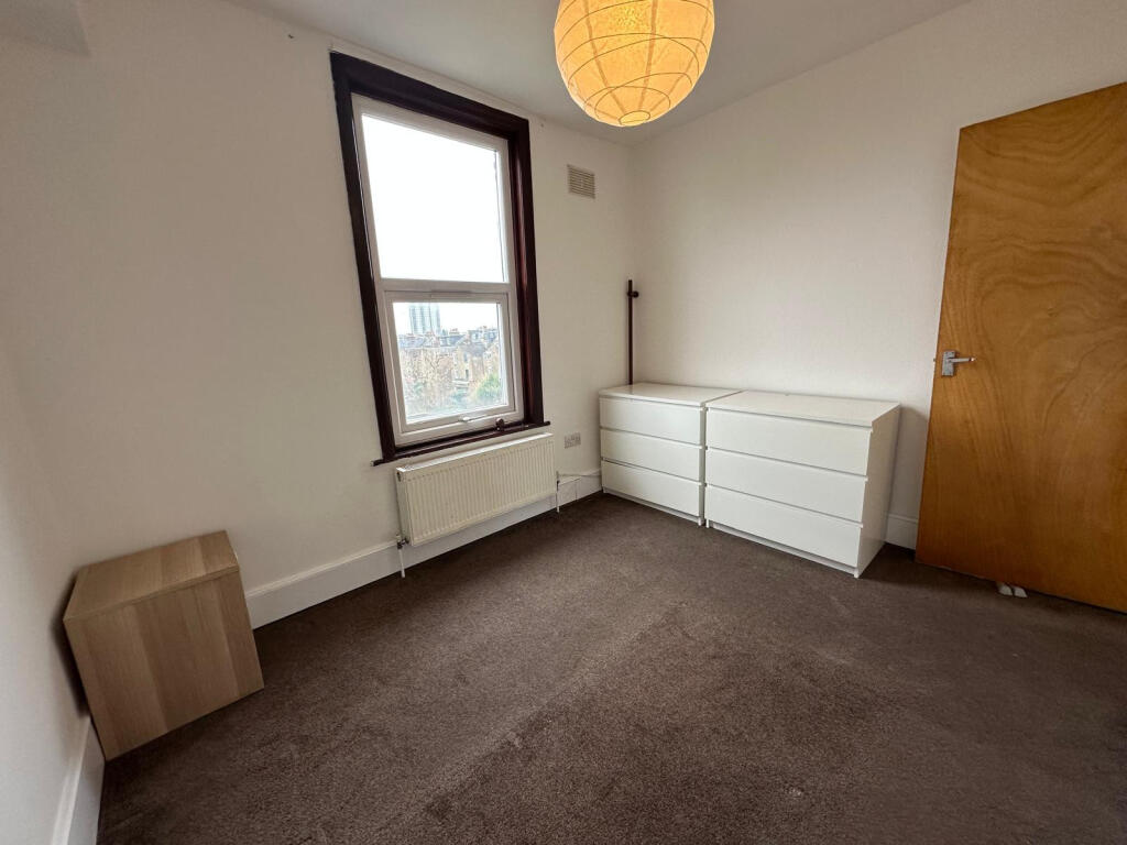 1 bed 1st Floor Flat for rent in Hackney. From Maxwells Estates
