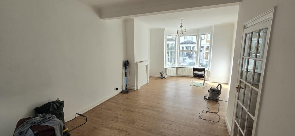 3 bed Town House for rent in Woolwich. From Maxwells Estates