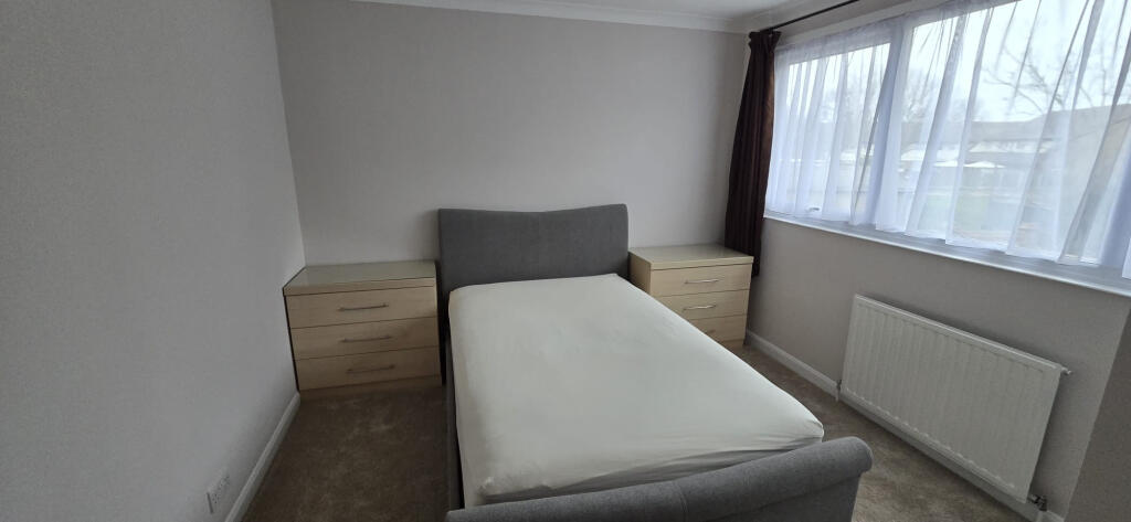 1 bed Mid Terraced House for rent in Dagenham. From Maxwells Estates