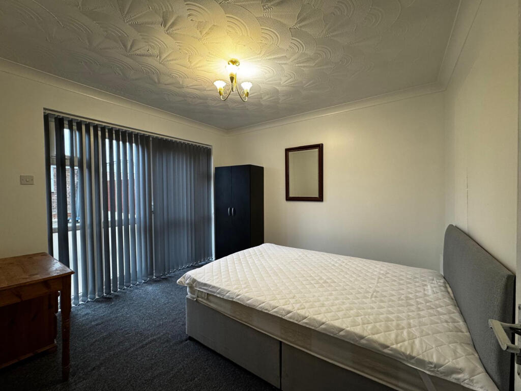 4 bed House Share for rent in Ilford. From Maxwells Estates 4 bed House Share for rent in Ilford. From Maxwells Estates
