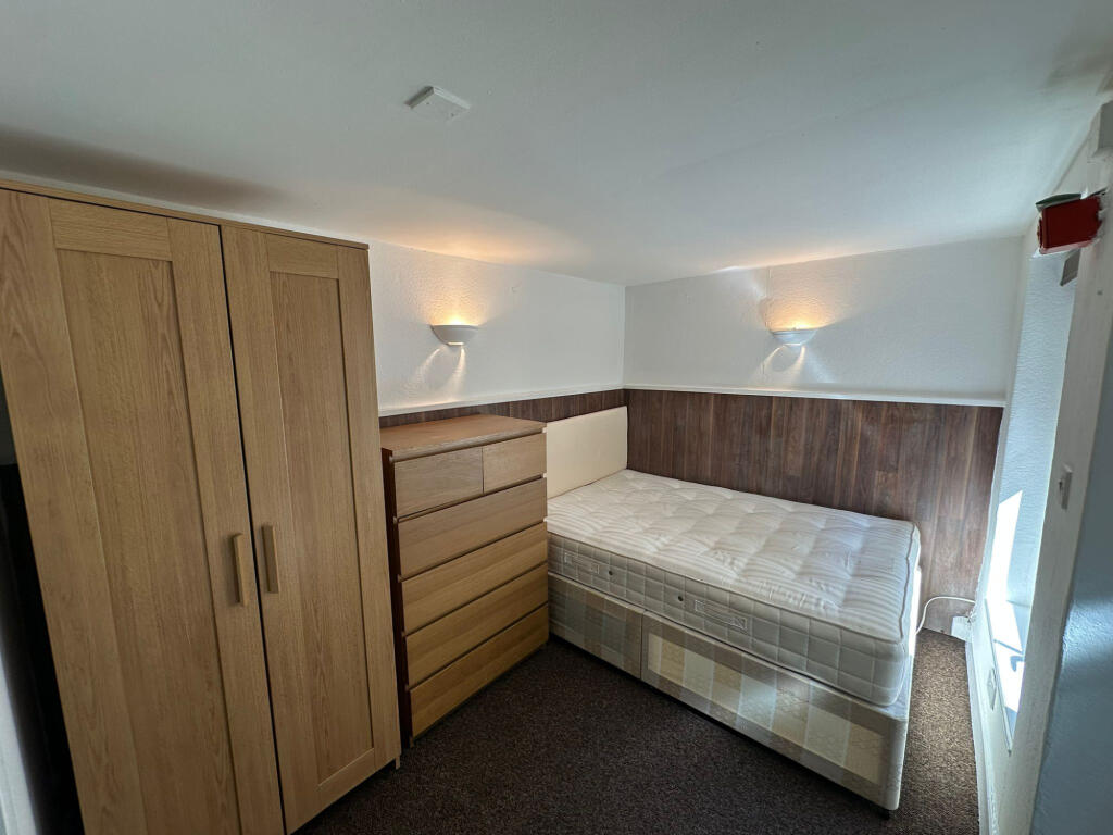 4 bed Studio for rent in Hackney. From Maxwells Estates