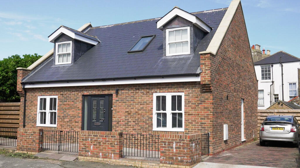 3 bed Detached for rent in Deal. From Maxwells Estates 3 bed Detached for rent in Deal. From Maxwells Estates