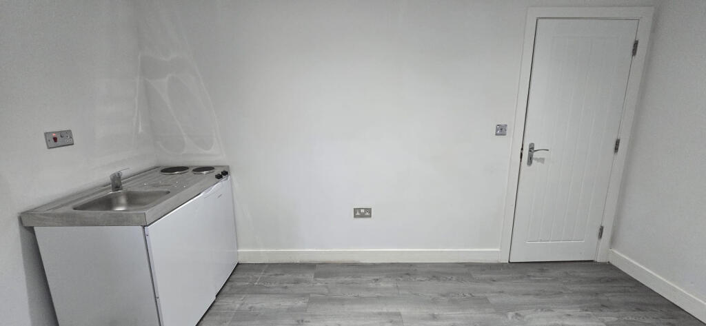 4 bed Studio for rent in Tilbury. From Maxwells Estates 4 bed Studio for rent in Tilbury. From Maxwells Estates