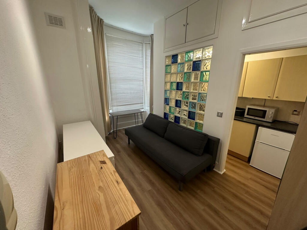 4 bed Studio for rent in Stoke Newington. From Maxwells Estates