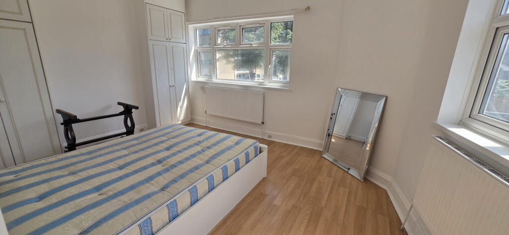 3 bed 1st Floor Flat for rent in London. From Maxwells Estates 3 bed 1st Floor Flat for rent in London. From Maxwells Estates