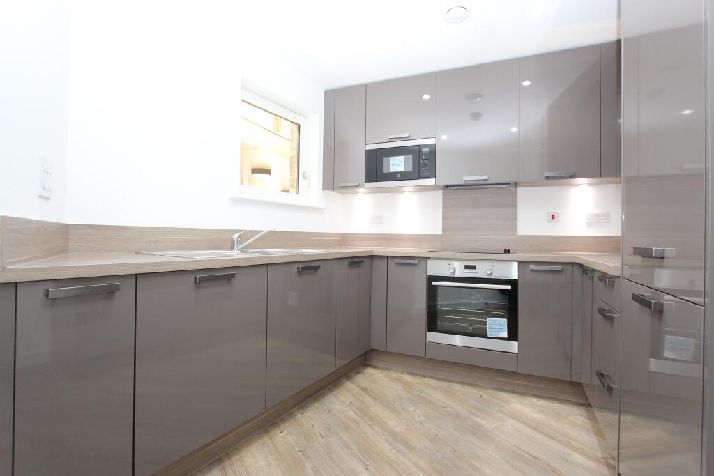 1 bed Apartment for rent in Poplar. From Metro Village Ltd - Canada Water