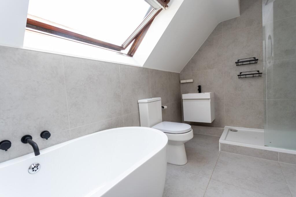 2 bed Annexe for rent in London. From Metro Village Ltd - Canada Water