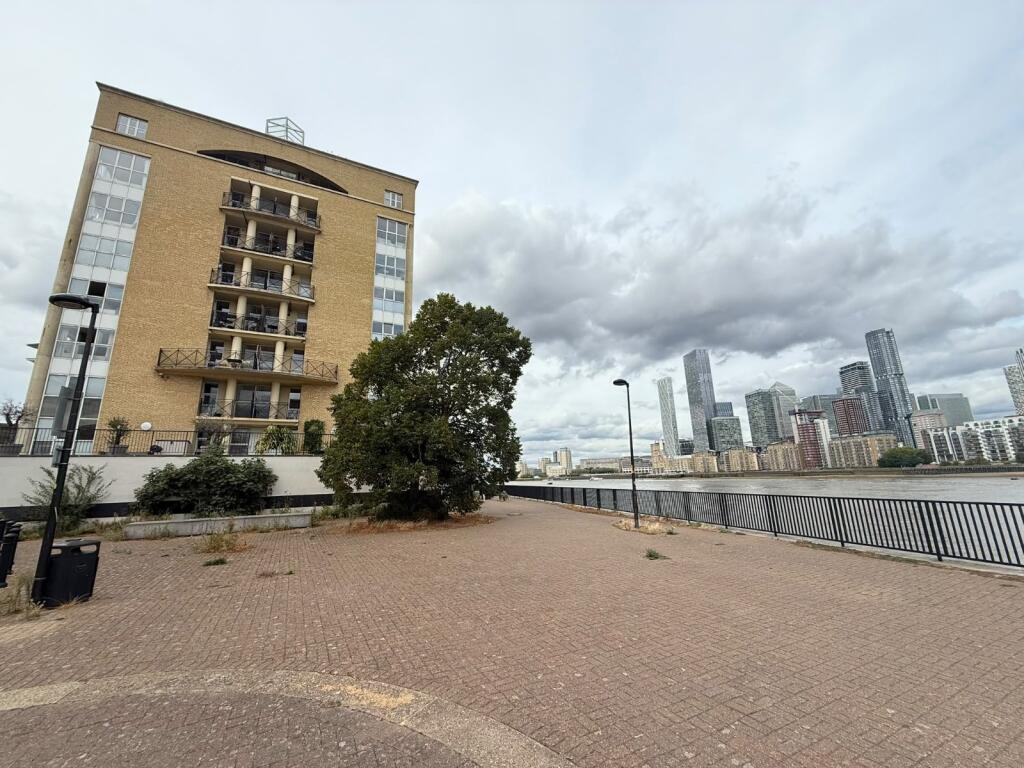 1 bed Apartment for rent in Poplar. From Metro Village Ltd - Canada Water