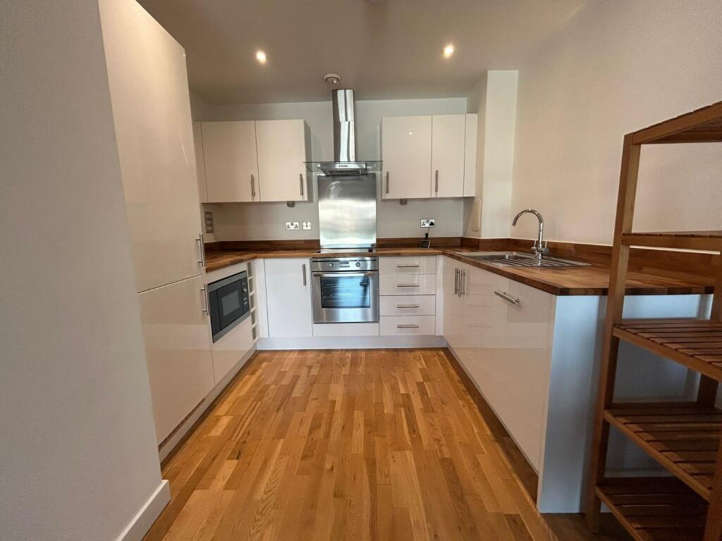 1 bed Apartment for rent in Bermondsey. From Metro Village Ltd - Canada Water
