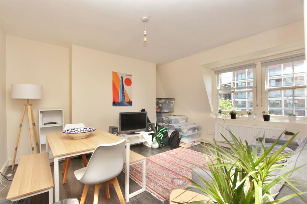 2 bed Flat for rent in Hackney. From Michael Naik & Co
