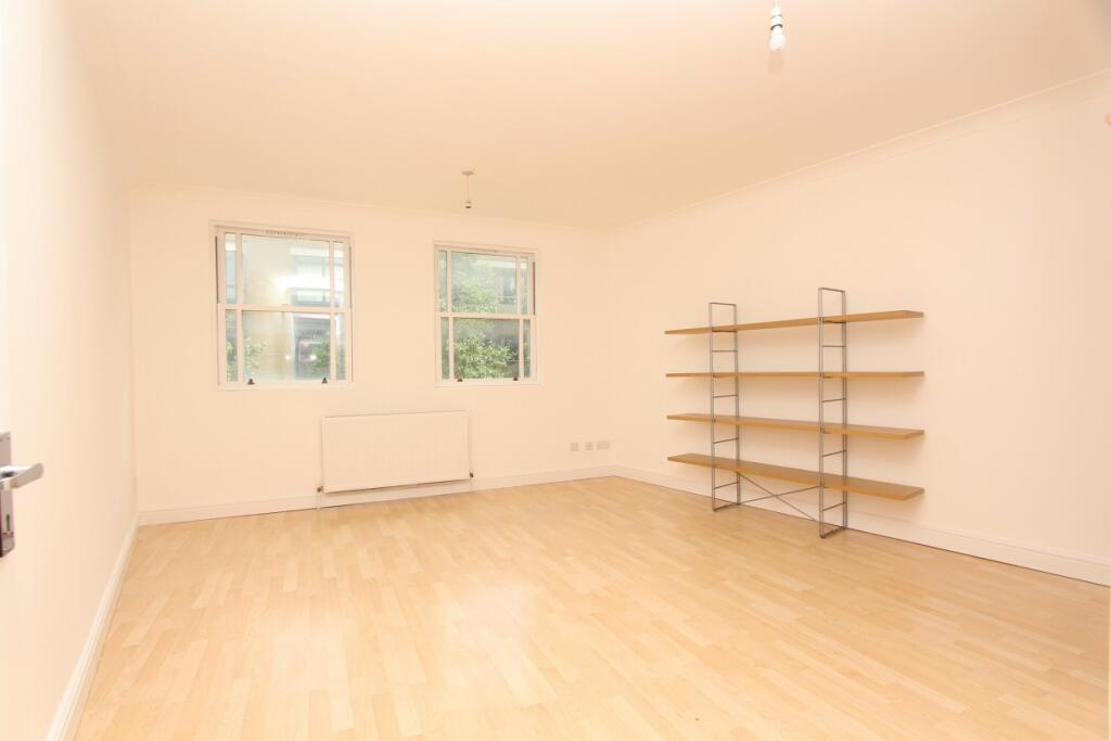2 bed Maisonette for rent in Stoke Newington. From Michael Naik & Co