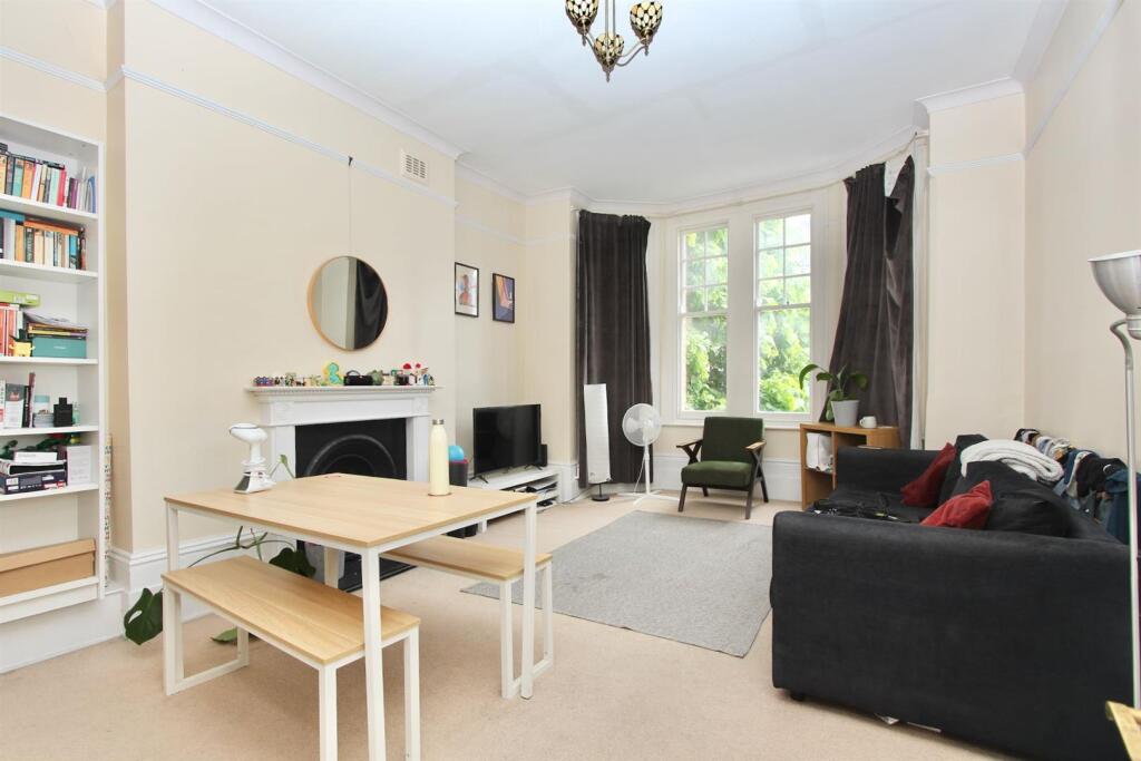 3 bed 1st Floor Flat for rent in Stoke Newington. From Michael Naik - London 3 bed 1st Floor Flat for rent in Stoke Newington. From Michael Naik - London
