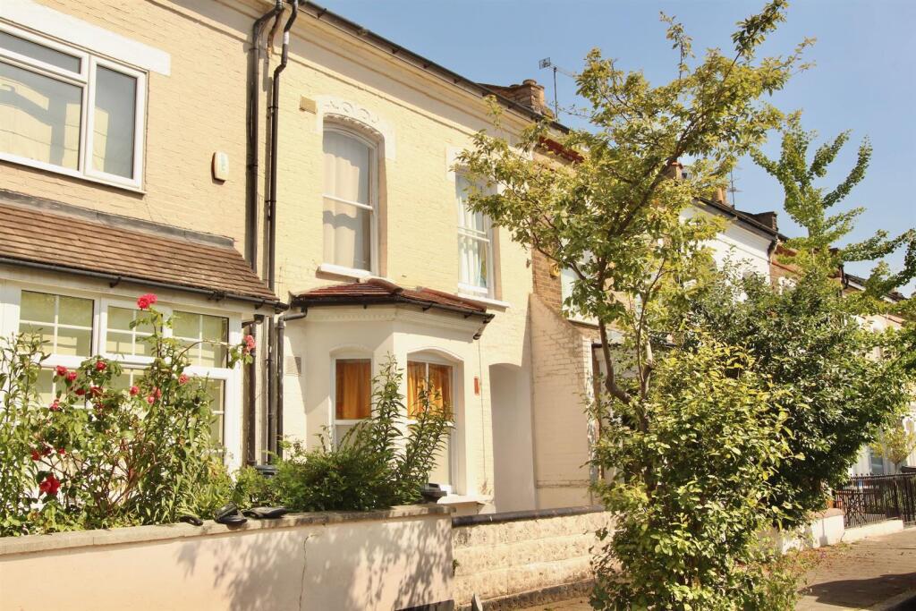 2 bed 1st Floor Flat for rent in Stoke Newington. From Michael Naik - London