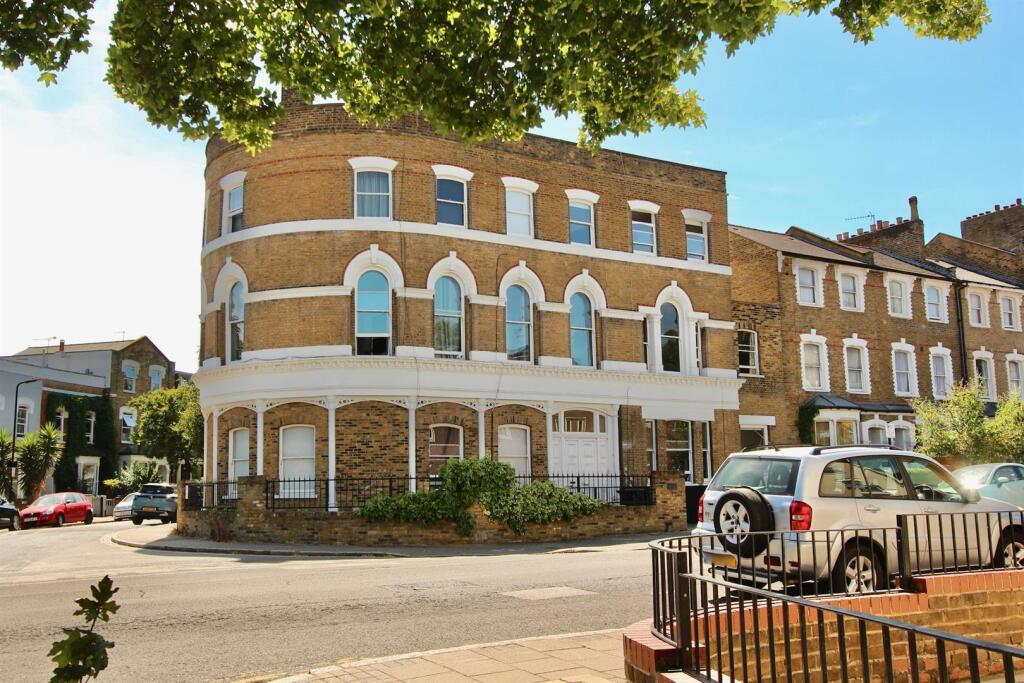 3 bed 1st Floor Flat for rent in Stoke Newington. From Michael Naik - London 3 bed 1st Floor Flat for rent in Stoke Newington. From Michael Naik - London