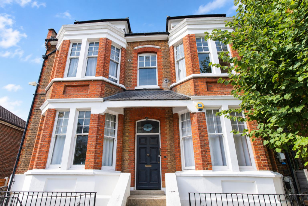 1 bed Detached for rent in Stoke Newington. From Michael Naik - London
