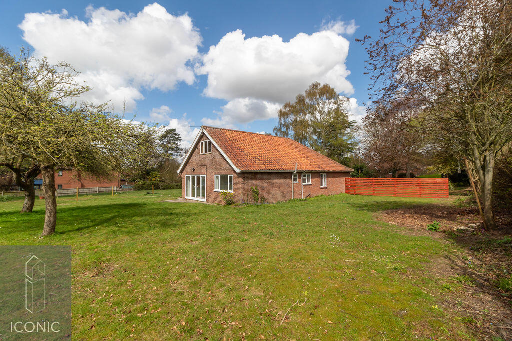 3 bed Detached bungalow for rent in Drayton. From Iconic - Taverham