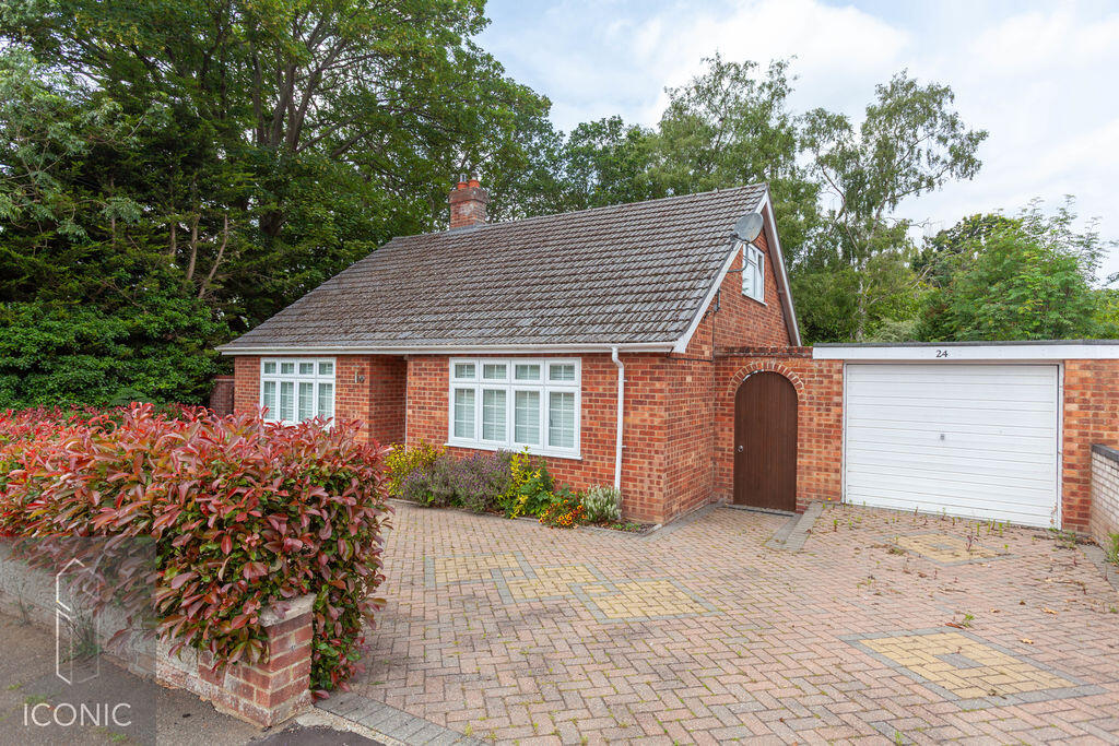 4 bed Chalet for rent in Thorpe Marriot. From Iconic - Taverham 4 bed Chalet for rent in Thorpe Marriot. From Iconic - Taverham