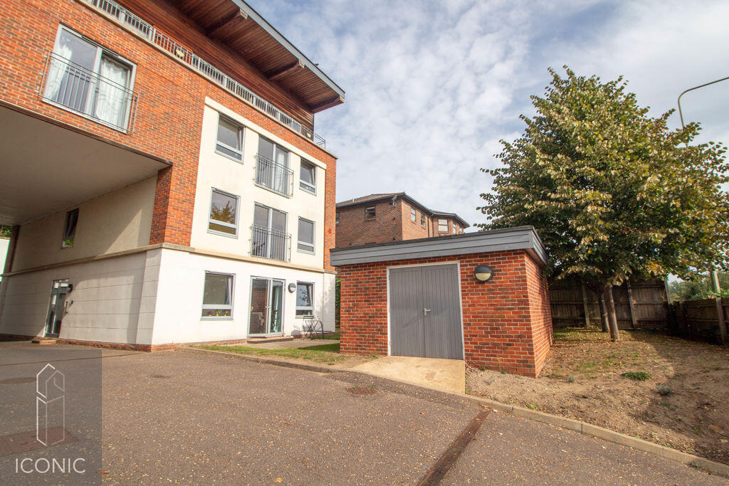 1 bed 1st Floor Flat for rent in Norwich. From Iconic - Taverham