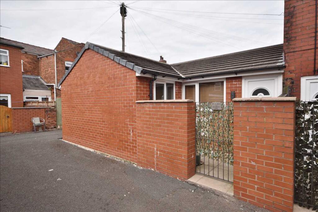 1 bed Bungalow for rent in Coppull. From Ince Williamson - Chorley 1 bed Bungalow for rent in Coppull. From Ince Williamson - Chorley