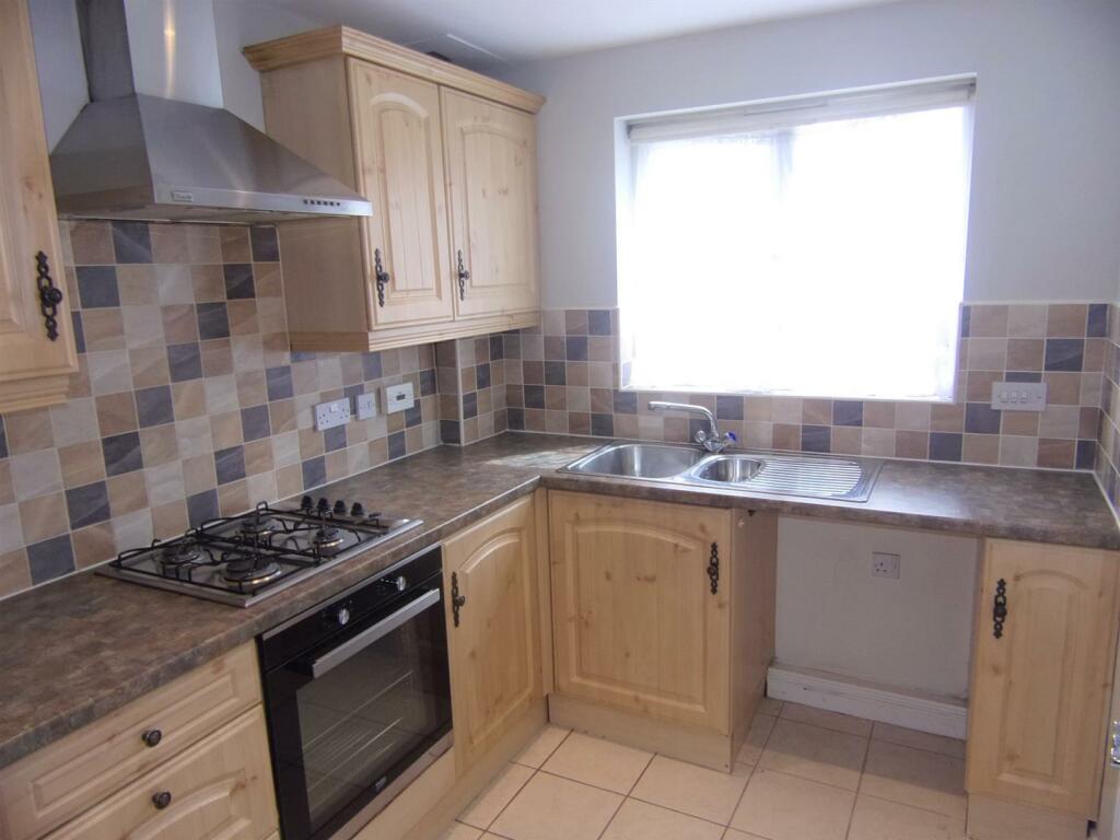 2 bed Mid Terraced House for rent in Launceston. From Millerson - Launceston
