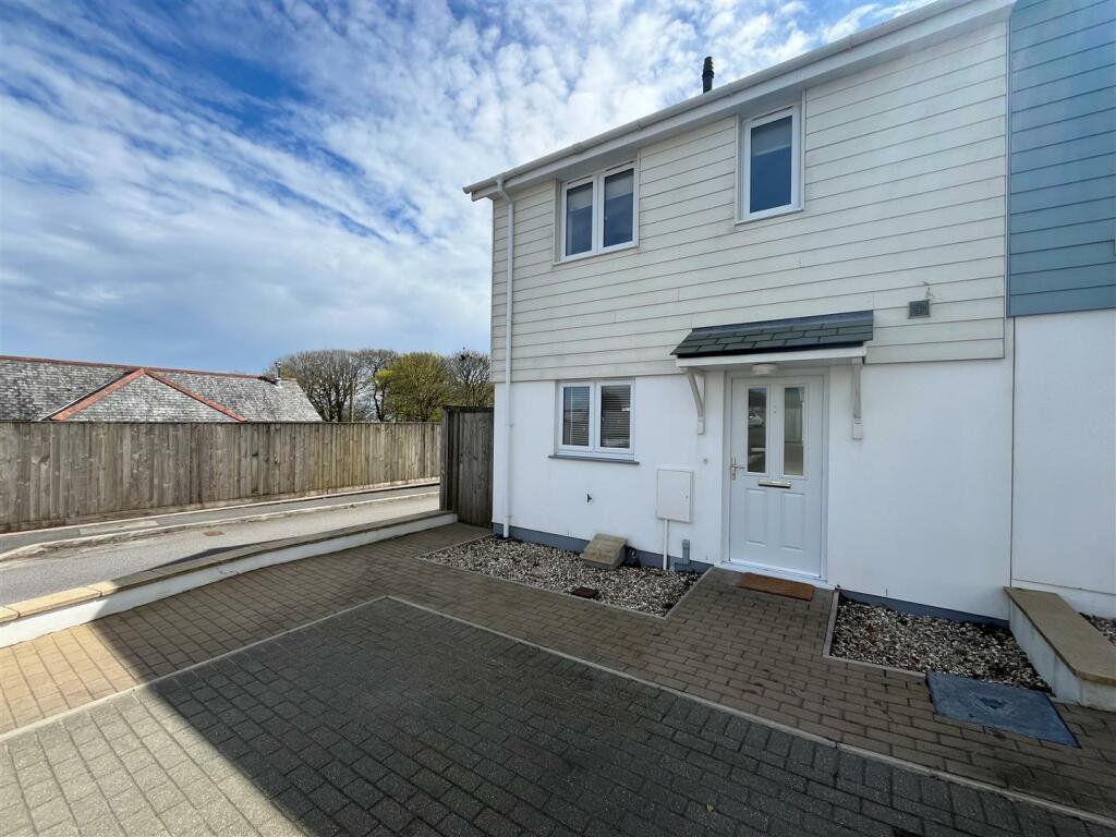3 bed End Terraced House for rent in Penryn. From Millerson - St Austell
