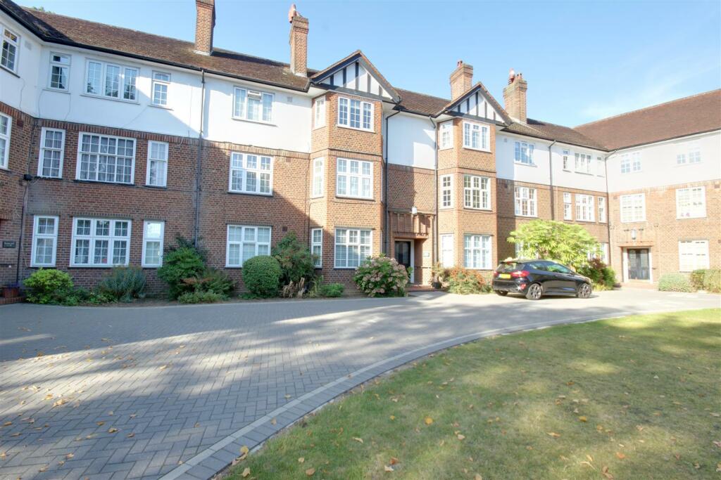 2 bed Flat for rent in London. From Mortemore Mackay
