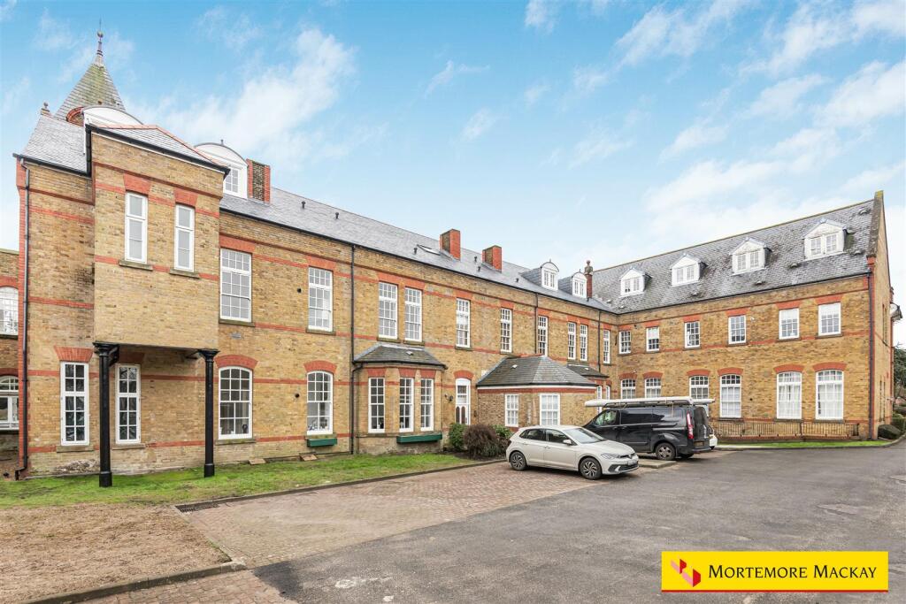 2 bed 1st Floor Flat for rent in London. From Mortemore Mackay - London