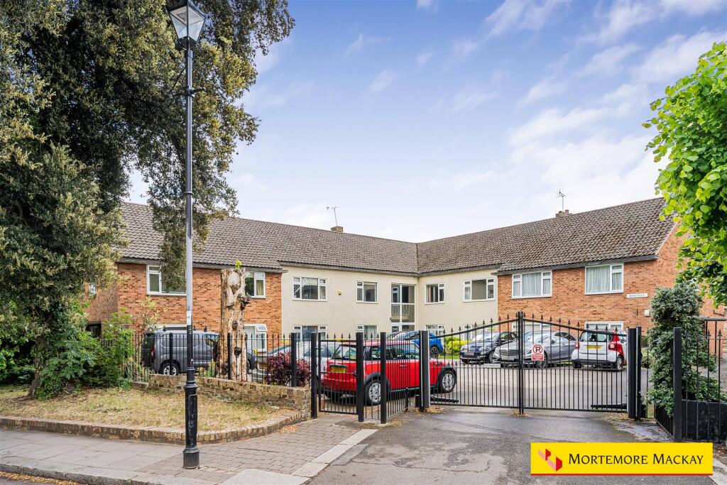 2 bed 1st Floor Flat for rent in Southgate. From Mortemore Mackay - London