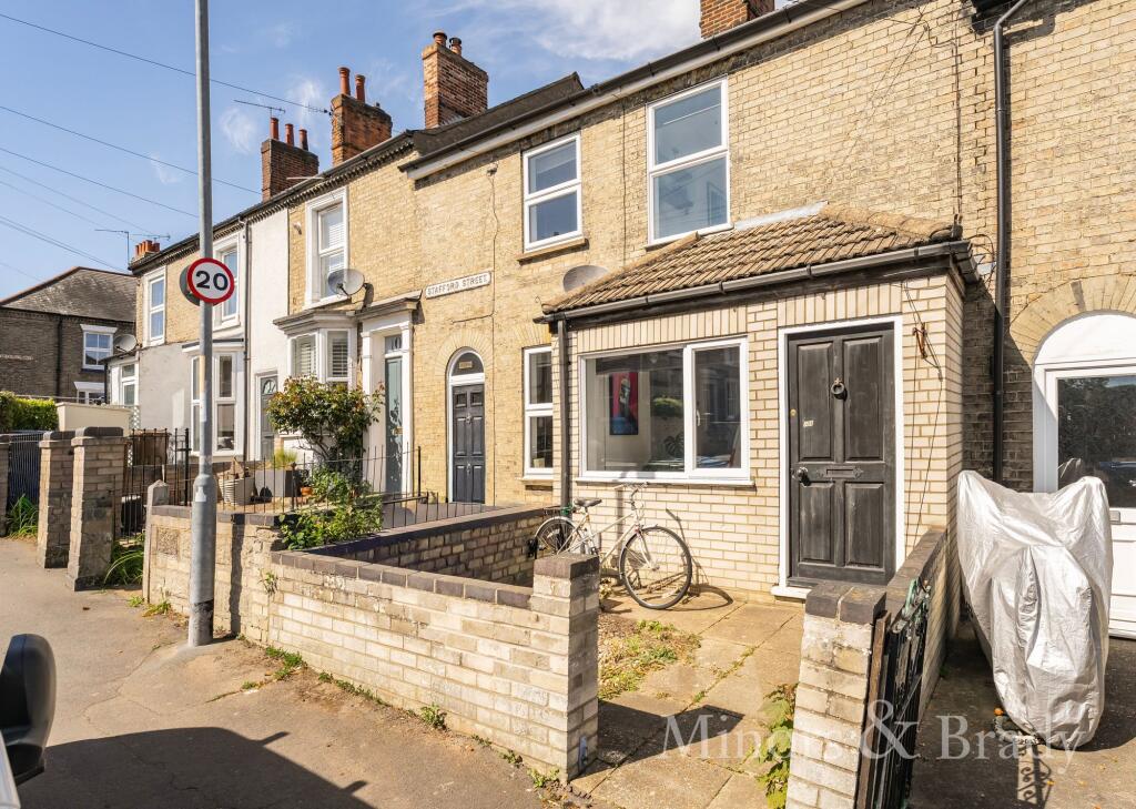 3 bed Mid Terraced House for rent in Norwich. From Minors & Brady - Unthank Road - Norwich