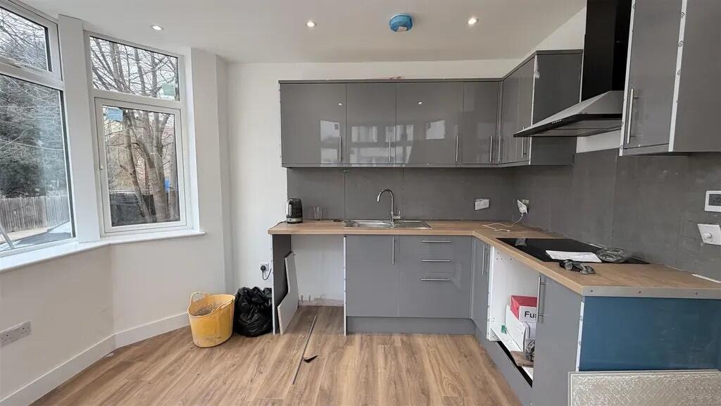 2 bed Mid Terraced House for rent in London. From MoveHome