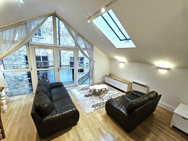 2 bed Mews for rent in Islington. From MoveHome