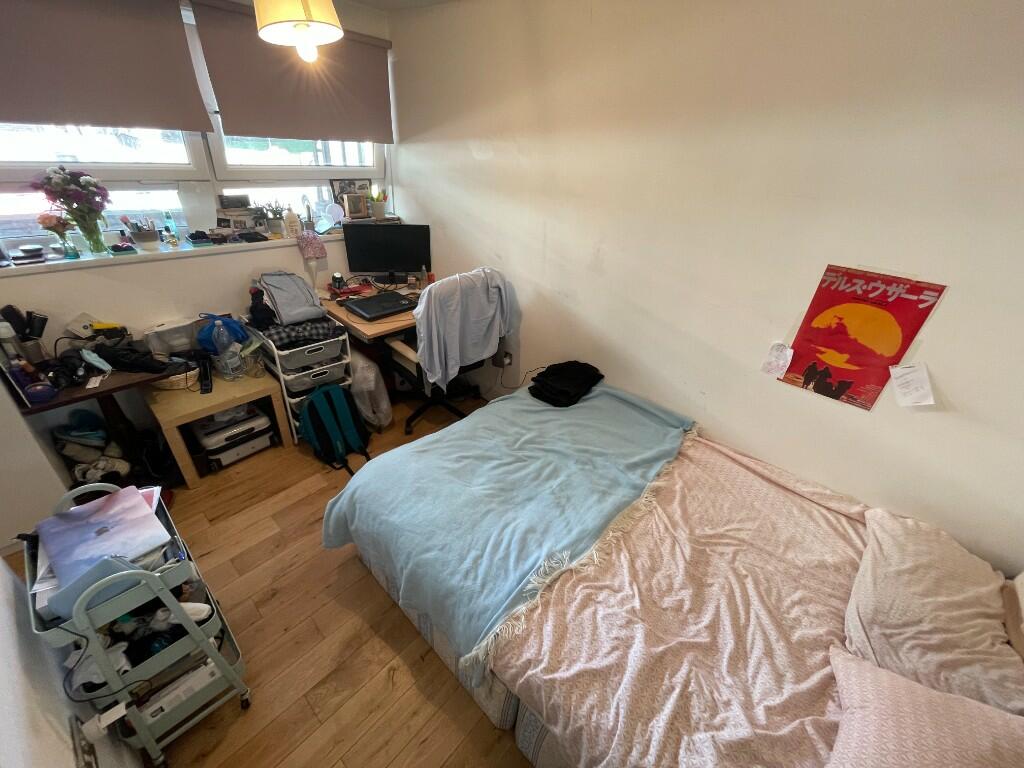 4 bed House Share for rent in London. From MoveHome