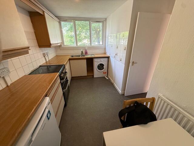 3 bed Annexe for rent in London. From MoveHome