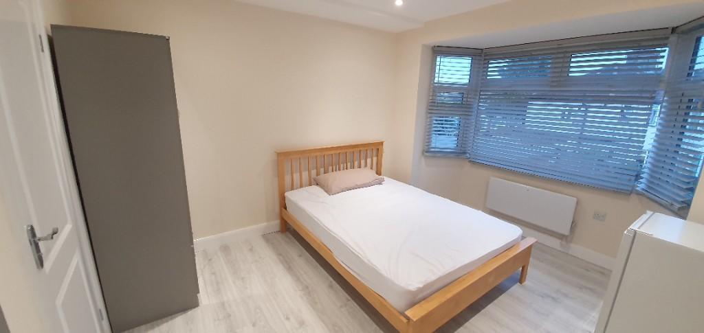 4 bed Studio for rent in Greenford. From MoveHome