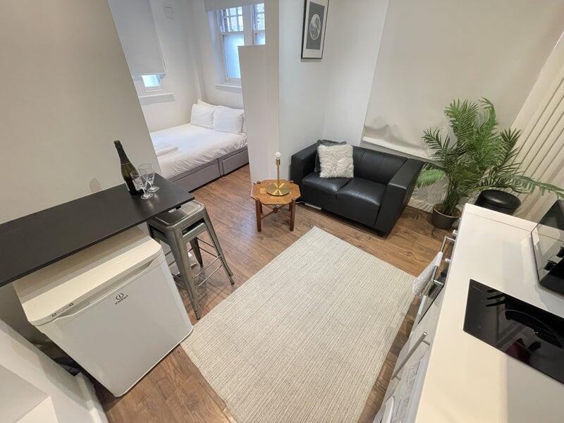 4 bed Studio for rent in London. From MoveHome