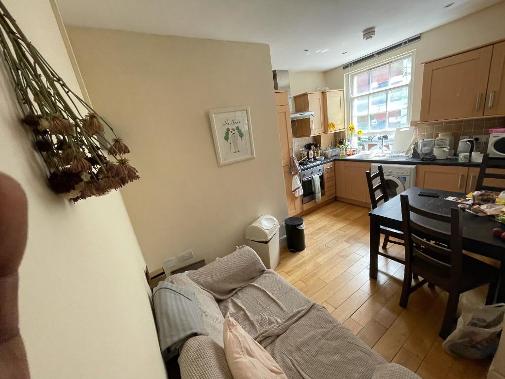 2 bed Apartment for rent in London. From MoveHome 2 bed Apartment for rent in London. From MoveHome