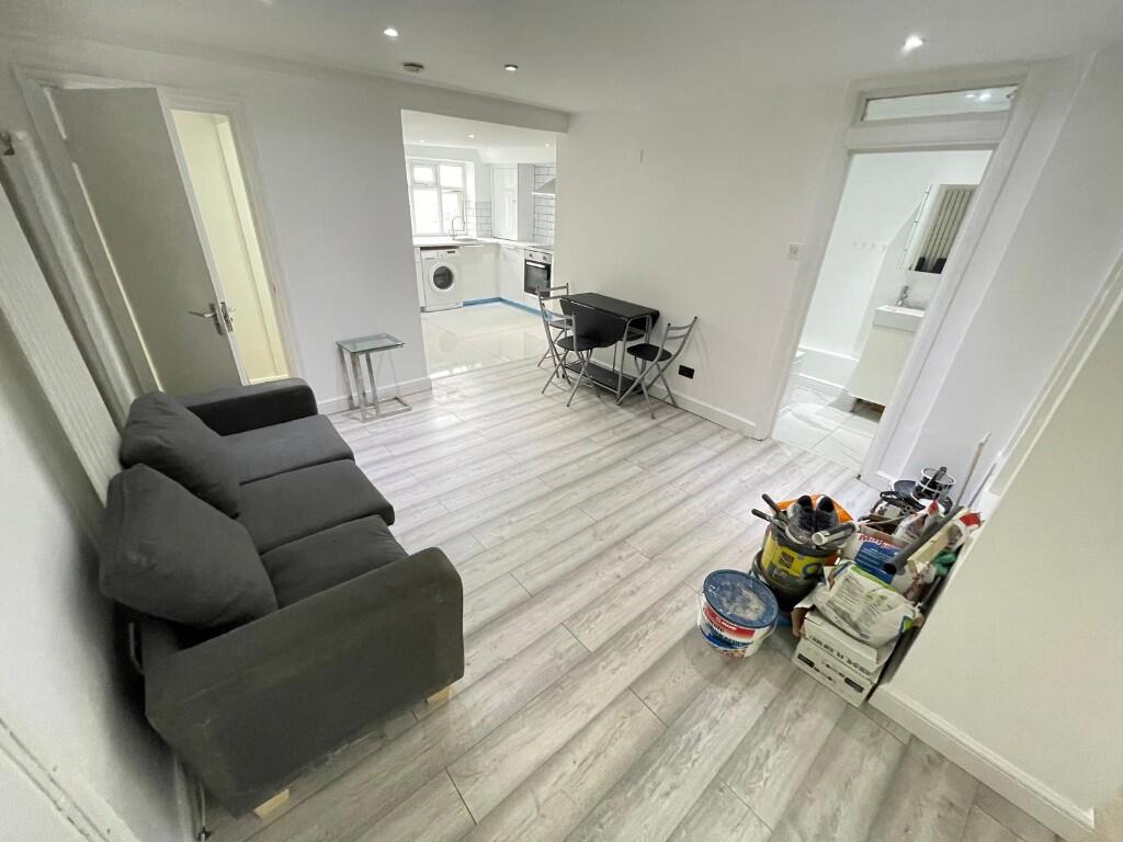 3 bed 1st Floor Flat for rent in London. From MoveHome