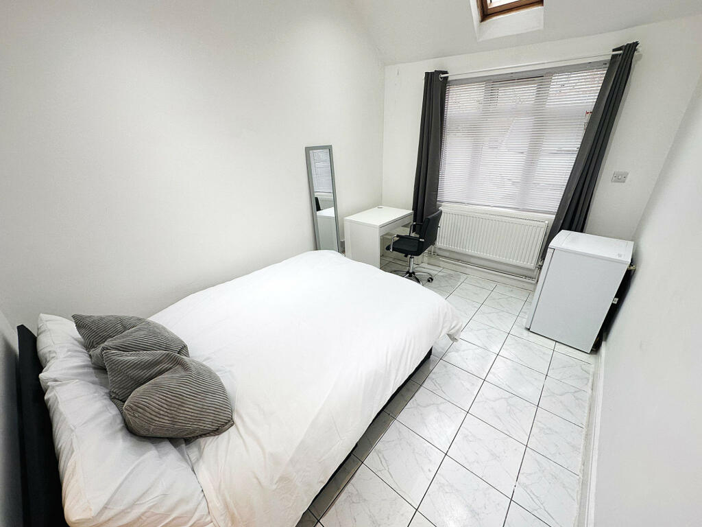 1 bed Room for rent in Streatham. From Moving Inn