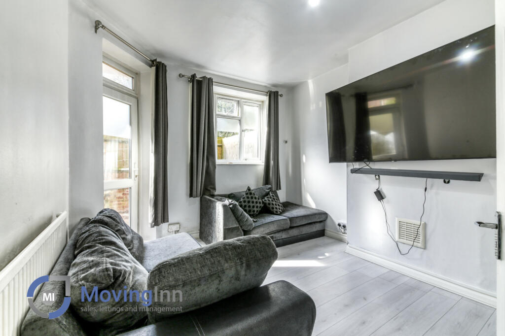 1 bed Flat for rent in London. From Moving Inn