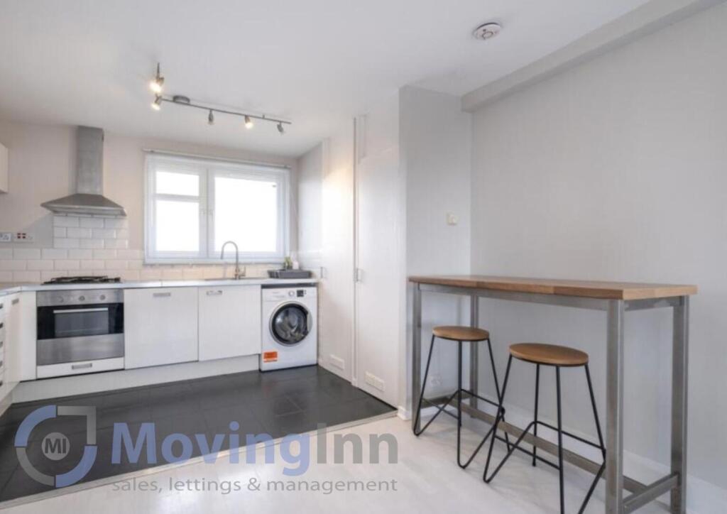 3 bed 1st Floor Flat for rent in Streatham. From Moving Inn - London